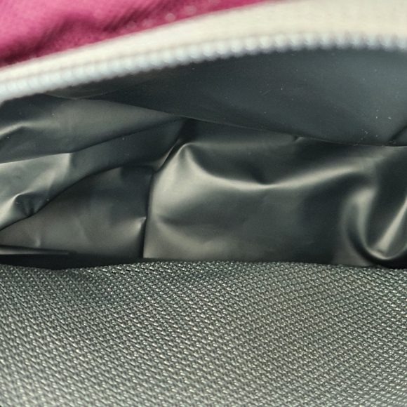 Lands' End Burgundy/Plum  Lunch Bag - Picture 9 of 14